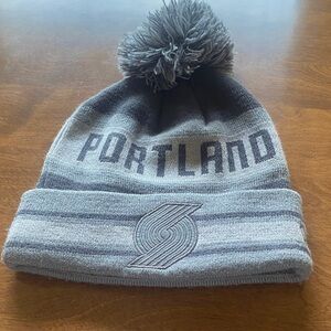 New Era NBA Gray Portland Trailblazers  Pom-Pom Beanie